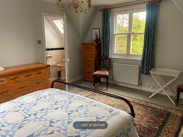 2 Bedroom Flat To Rent In Rose Hill, Dorking, RH4