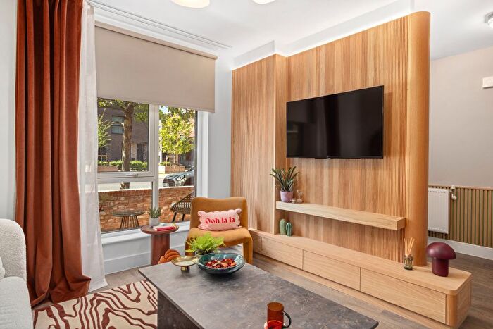 2 Bedroom Flat For Sale In Tandy Place, London, E20