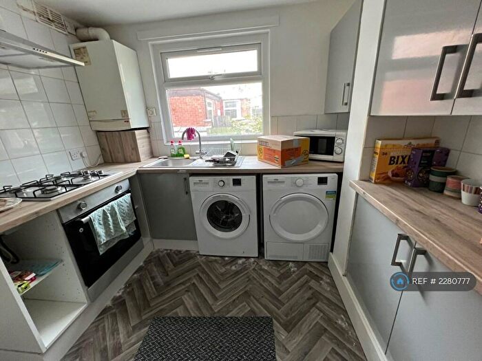 3 Bedroom Terraced House To Rent In Hibbert Street, Manchester, M14