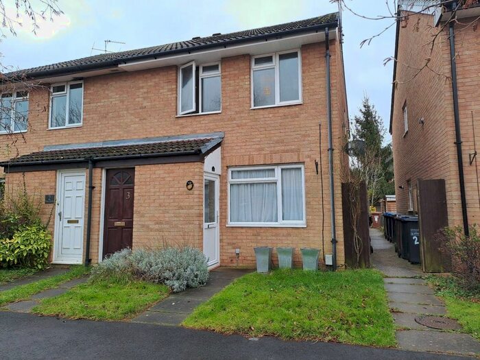 1 Bedroom Flat To Rent In Poppyfields, Welwyn Garden City, Hertfordshire, AL7