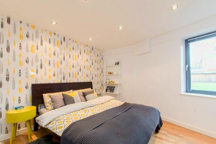 2 Bedroom Flat To Rent In Redmans Road, Stepney, London, E1