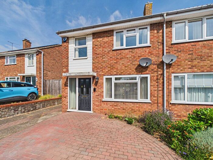 3 Bedroom Semi Detached House For Sale In Westbury Close, Hitchin, SG5