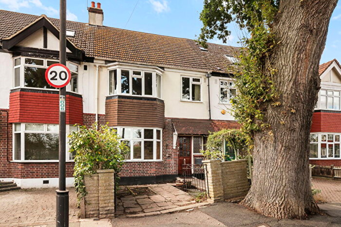 3 Bedroom Terraced House For Sale In Arthur Road, New Malden, KT3