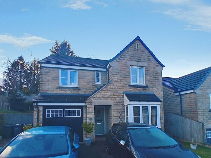 4 Bedroom Detached House For Sale In Kirkstall Close, Wilsden, Bradford, BD15