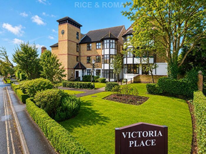 2 Bedroom Flat For Sale In Victoria Place, Esher, KT10