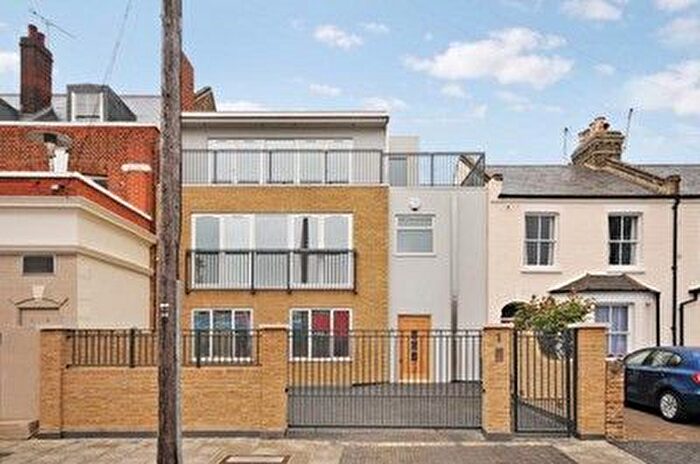 3 Bedroom Terraced House To Rent In Putney Common, London, SW15