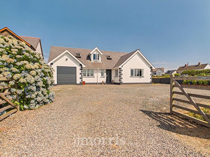 5 Bedroom Detached Bungalow For Sale In Trefgarn-Owen, Haverfordwest, SA62