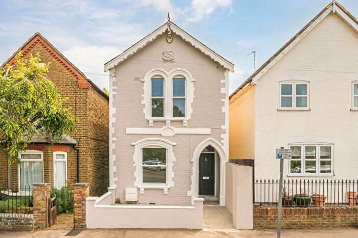 3 Bedroom Detached House To Rent In Elm Road, Kingston Upon Thames, KT2