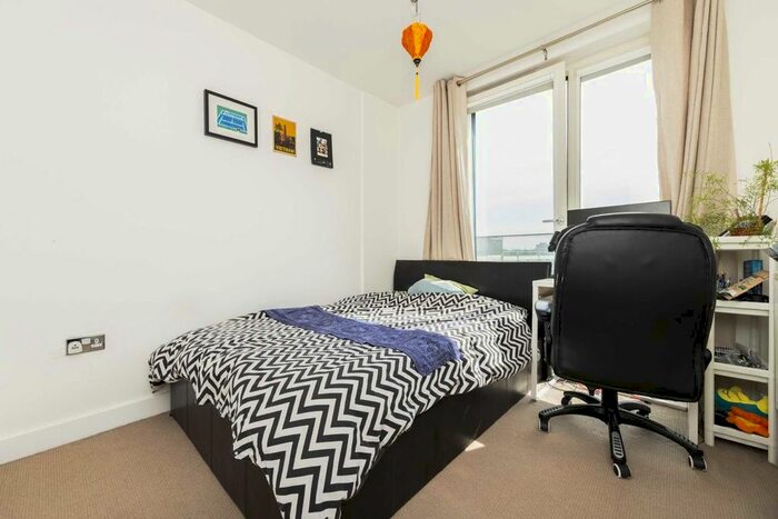 2 Bedroom Flat For Sale In Lovelace Street, London, E8