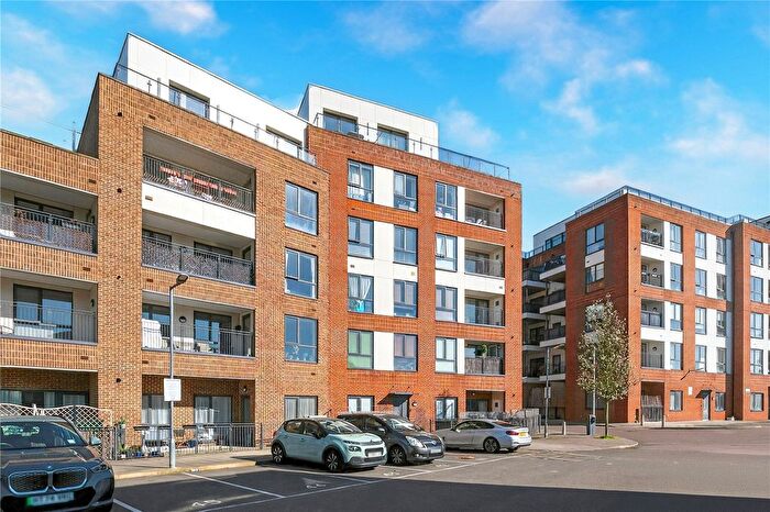 3 Bedroom Flat For Sale In Spring House, Walthamstow, London, E17