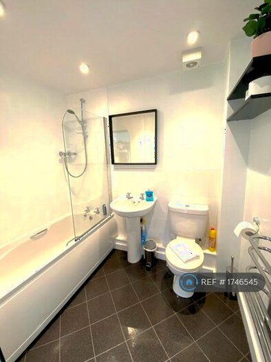 2 Bedroom Flat To Rent In Cantley, Doncaster, DN4