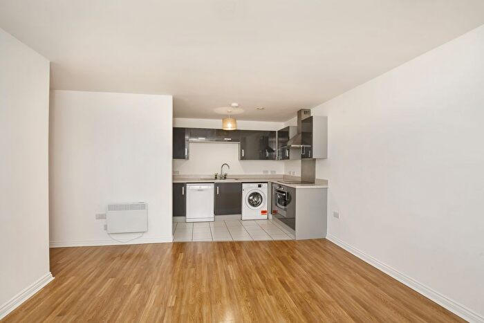 2 Bedroom Flat To Rent In Masters Mews, York, YO24