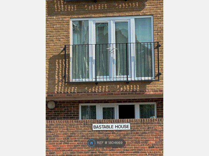 2 Bedroom Flat To Rent In Station Way, Crawley, RH10