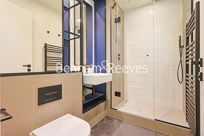 2 Bedroom Flat To Rent In Beresford Avenue, Grand Union, HA0