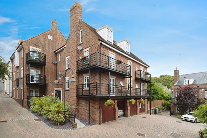 3 Bedroom Flat For Sale In Alexander Mews, High Street, Billericay, Essex, CM12