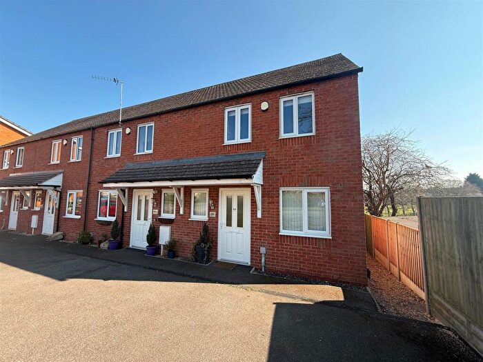 3 Bedroom End Of Terrace House To Rent In Featherbed Lane, Hillmorton, CV21