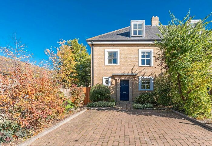 4 Bedroom House To Rent In King Henry Mews, Harrow On The Hill, Harrow, HA2