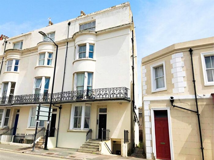 1 Bedroom Flat To Rent In Cavendish Place, Eastbourne, BN21