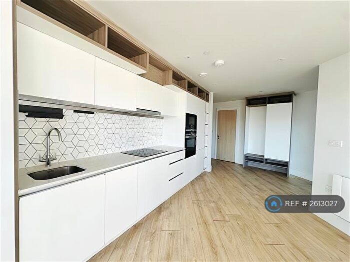 2 Bedroom Flat To Rent In Capella Court, Purley, CR8