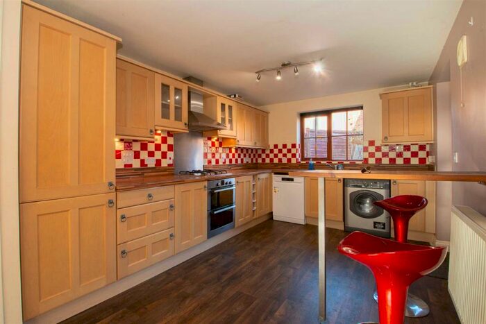 4 Bedroom Terraced House To Rent In Babylon Grove, Westcroft, MK4