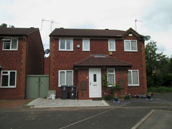 2 Bedroom Semi-Detached House To Rent In Kinwarton Close, Birminghm, B25