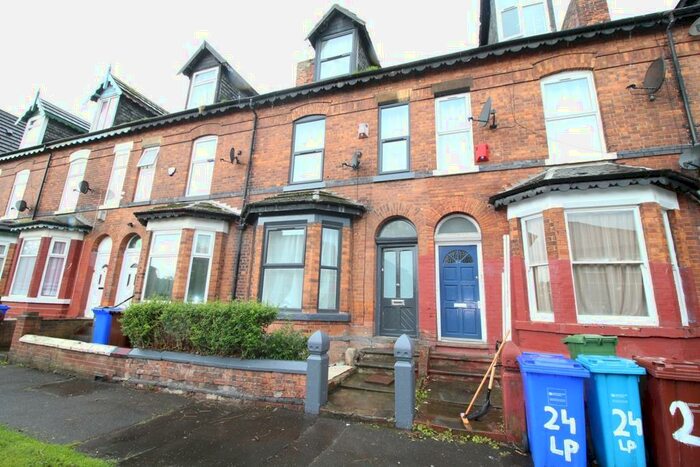 4 Bedroom Private Hall To Rent In Longford Place, Manchester, M14