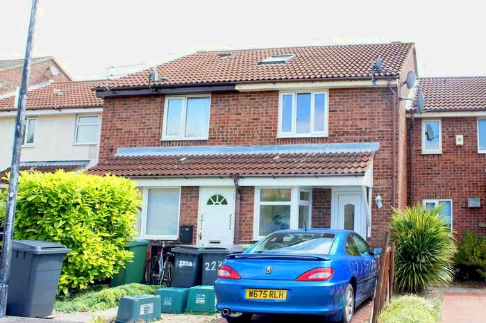 1 Bedroom Flat To Rent In Oaktree Crescent, Bradley Stoke, Bristol BS32