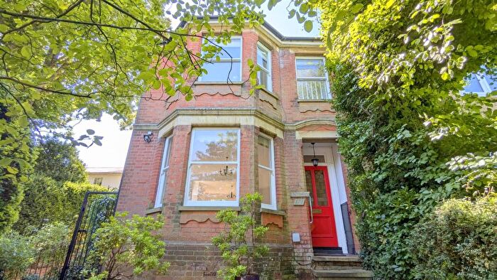 4 Bedroom Semi-Detached House To Rent In Verulam Road, St. Albans, AL3