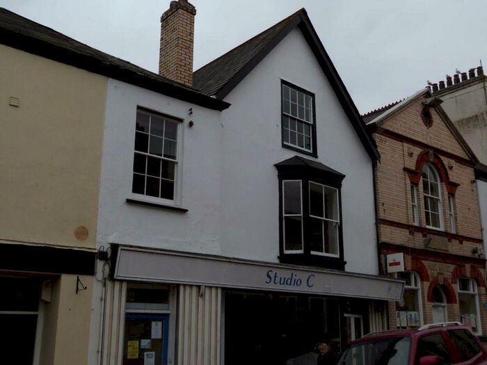 3 Bedroom Flat To Rent In Fore Street, Great Torrington, Devon, EX38