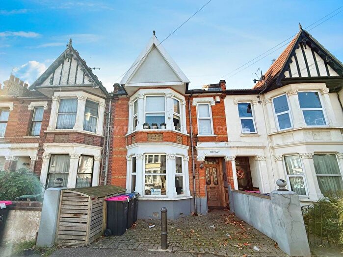 5 Bedroom Terraced House For Sale In Burdett Avenue, Westcliff On Sea, SS0