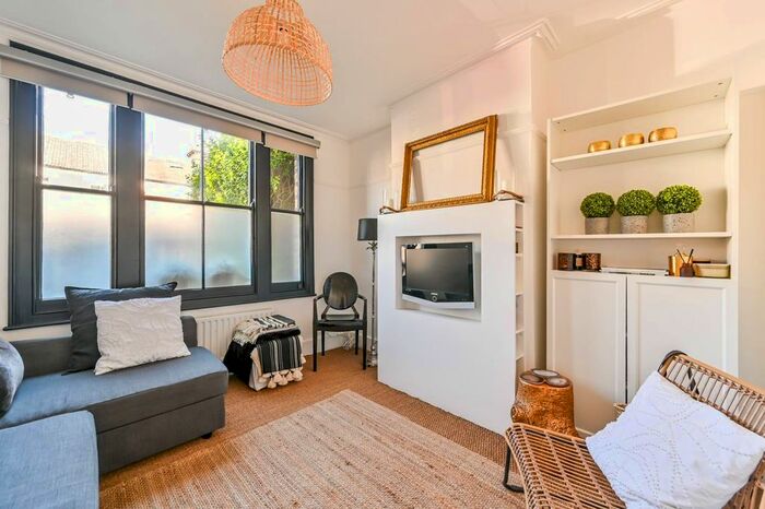 2 Bedroom Terraced House To Rent In Hambro Road, Streatham Common, London, SW16