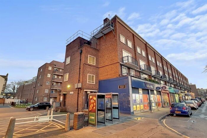 3 Bedroom Flat To Rent In Elmington Estate London, SE5