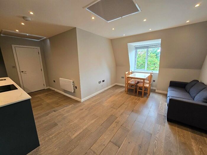 1 Bedroom Flat To Rent In Links Avenue, Mordon, London, SM4