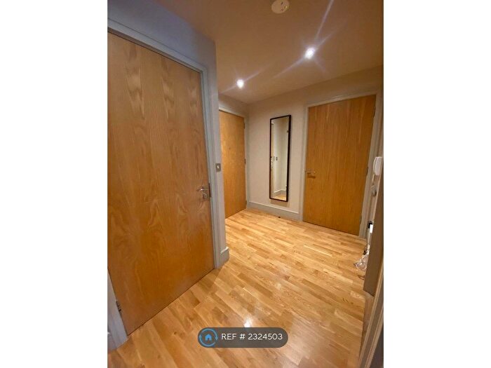 1 Bedroom Flat To Rent In The Crescent, London, SE8