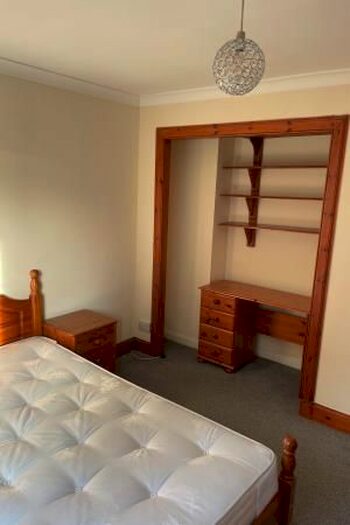 2 Bedroom Flat To Rent In /, Murieston Road, Edinburgh, EH11