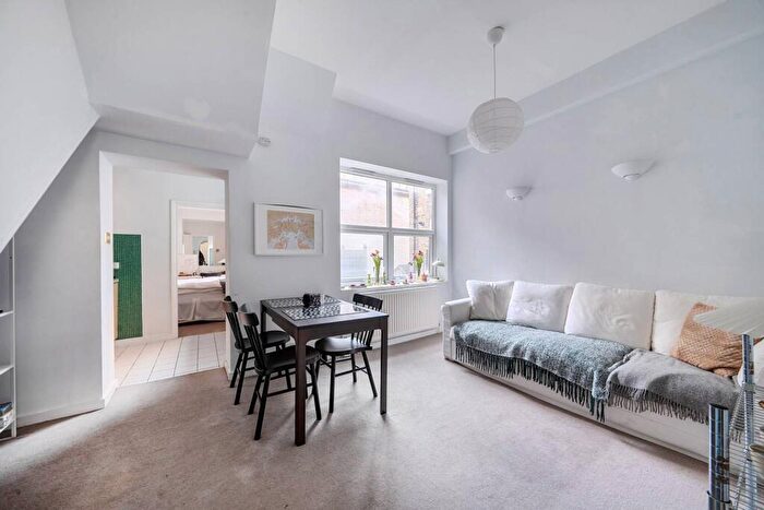 2 Bedroom Flat For Sale In Ifield Road, Chelsea, London, SW10