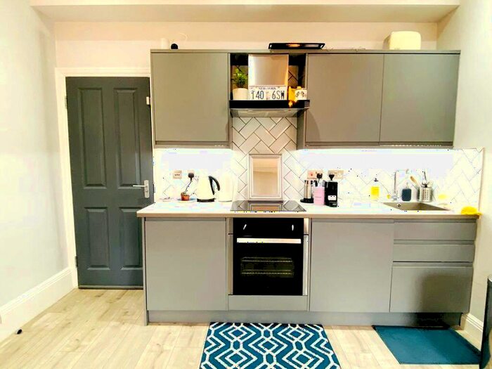 3 Bedroom Flat To Rent In St. Paul's Road, Islington, N1