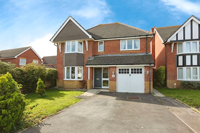4 Bedroom Detached House For Sale In Fitzroy Drive, Lee-On-The-Solent, Hampshire, PO13