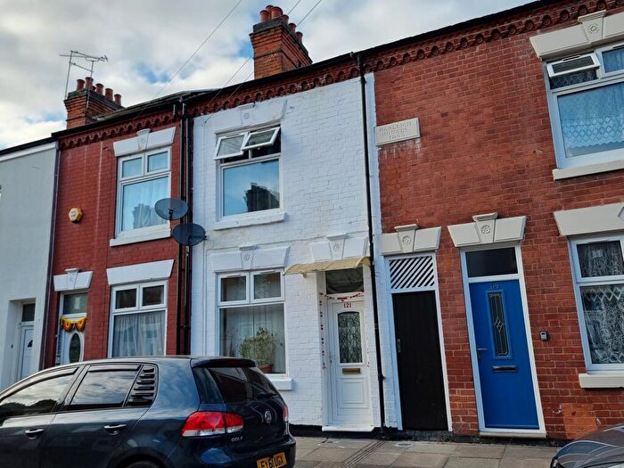 3 Bedroom Terraced House For Sale In Kensington Street, Leicester, LE4