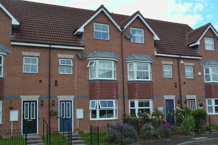 4 Bedroom Town House To Rent In St Austell Way, Churchward, Swindon, SN2