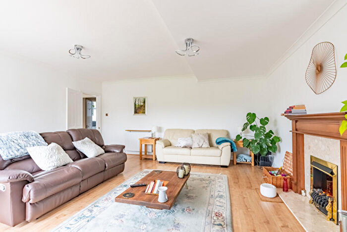 2 Bedroom Bungalow For Sale In Marshalls Way, Wheathampstead, St. Albans, Hertfordshire, AL4