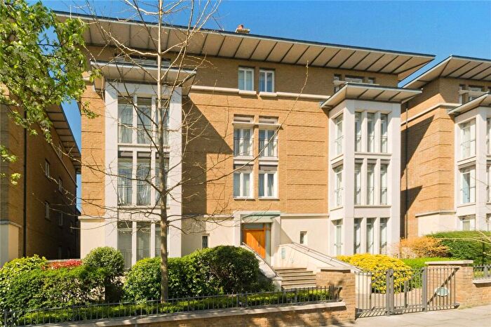 2 Bedroom Flat For Sale In Marlborough Hill, St John's Wood, NW8