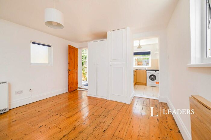 Studio To Rent In Coleen Court, Outram Road, PO5