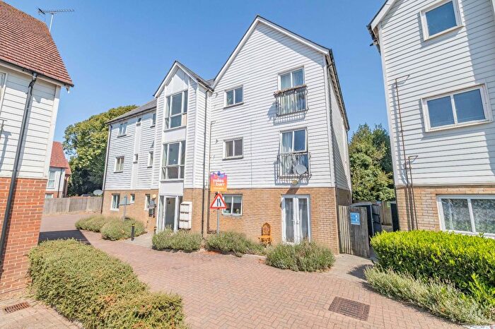 2 Bedroom Flat For Sale In Milne Road, Willesborough, Ashford, Kent, TN24