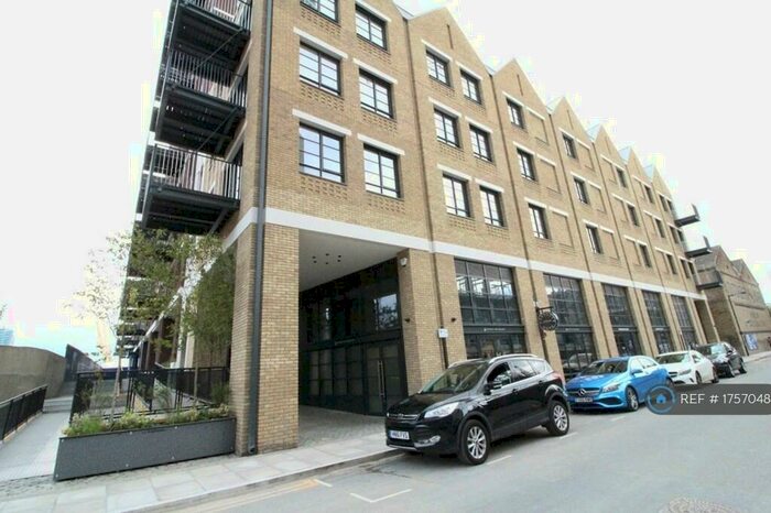 Studio To Rent In Orchard Place, London, E14