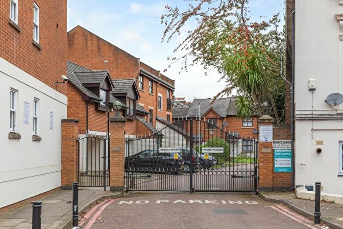 3 Bedroom House To Rent In Moriatry Close, London, N7
