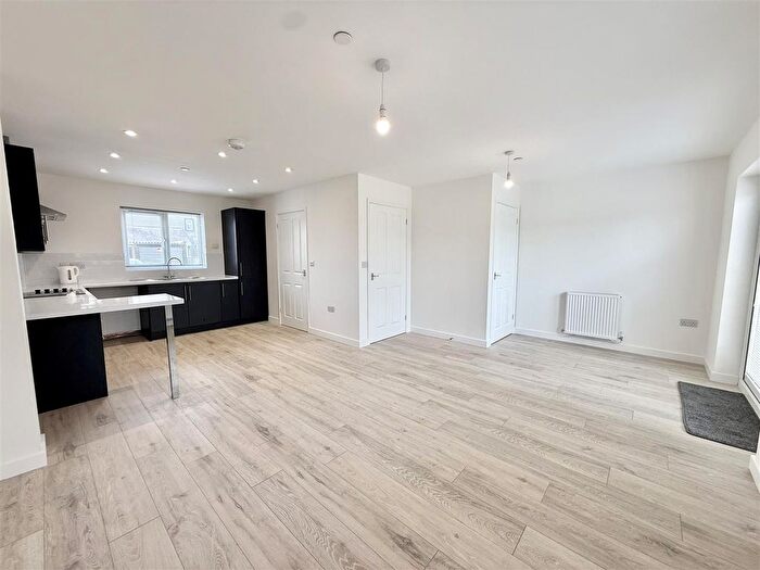 3 Bedroom Property To Rent In Stranraer Avenue, Pennar, Pembroke Dock, SA72