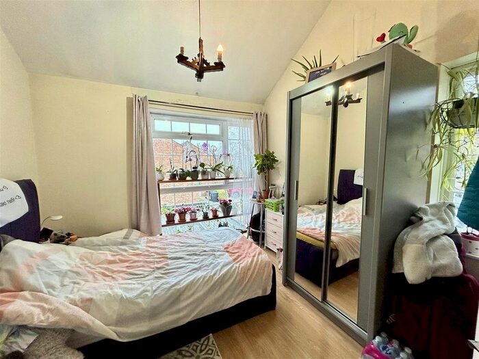 4 Bedroom Property To Rent In Brockles Mead, Harlow, CM19