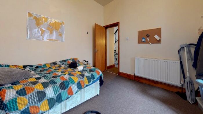 8 Bedroom Terraced House To Rent In Manor Terrace, Hyde Park, Leeds, LS6