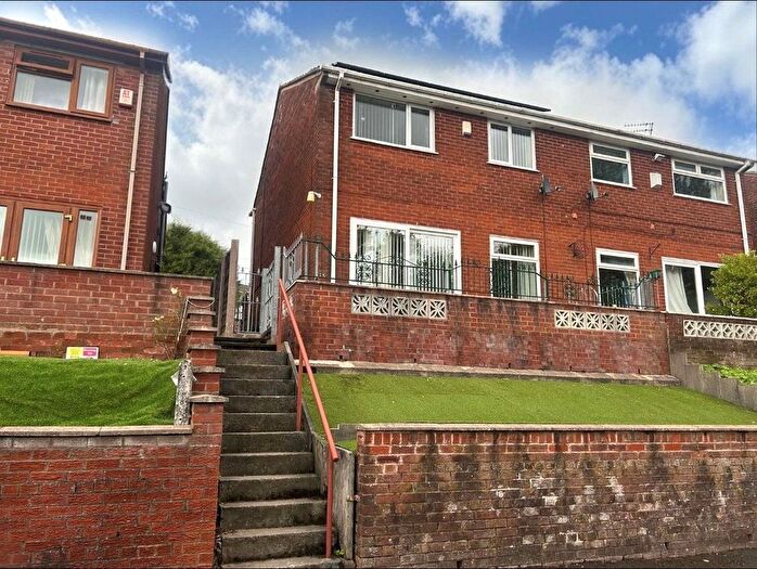 3 Bedroom Semi-Detached House For Sale In Glen Road, Clarksfield, Oldham, Greater Manchester, OL4